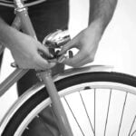 Brilla en la oscuridad: Monta reflectores en las ruedas de tu bicicleta y maximiza tu seguridad